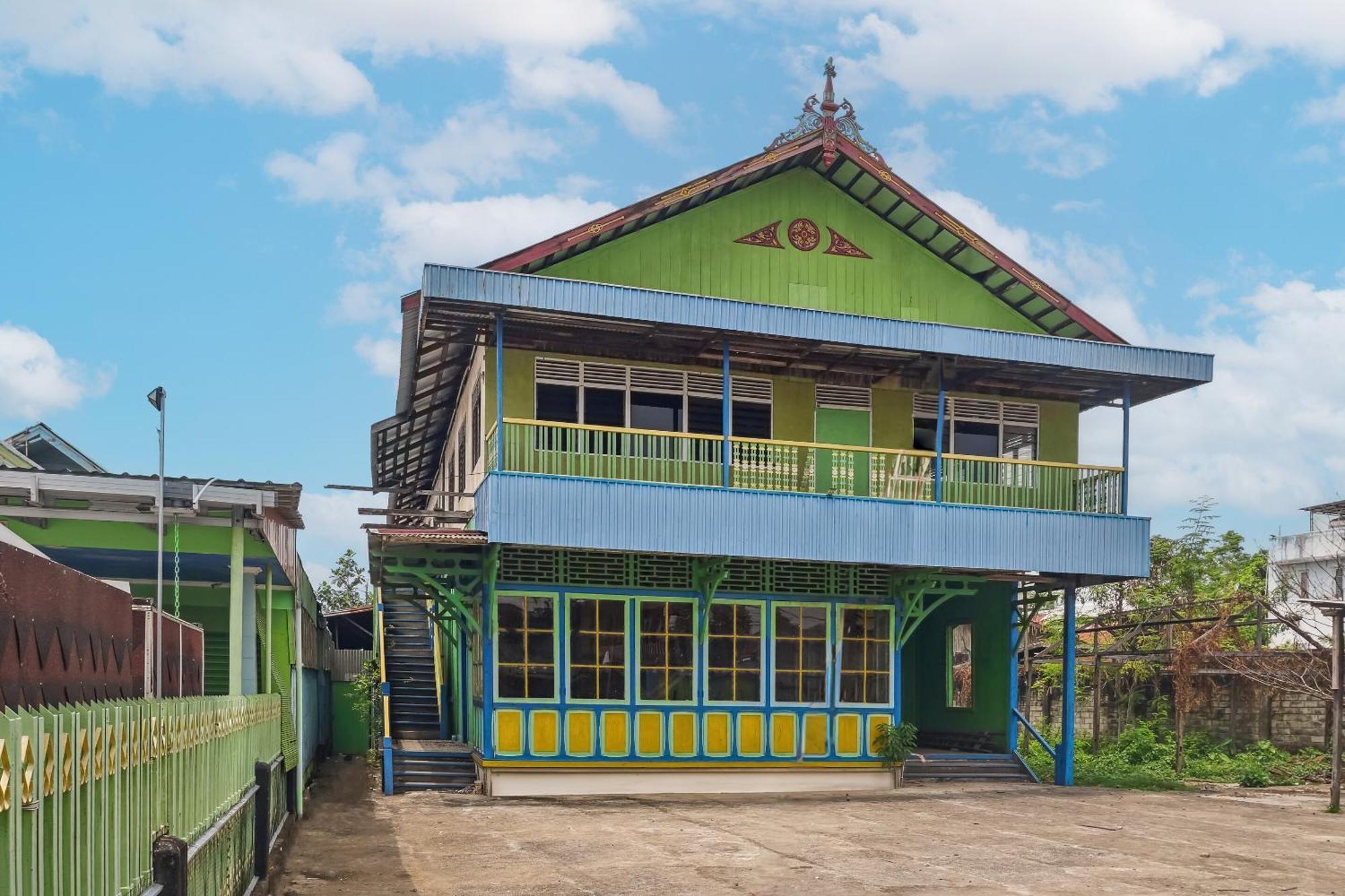 Hotel Spot On 92890 Losmen Bahalap Syariah Marabahannearsiring Marabahan Ulek Barito