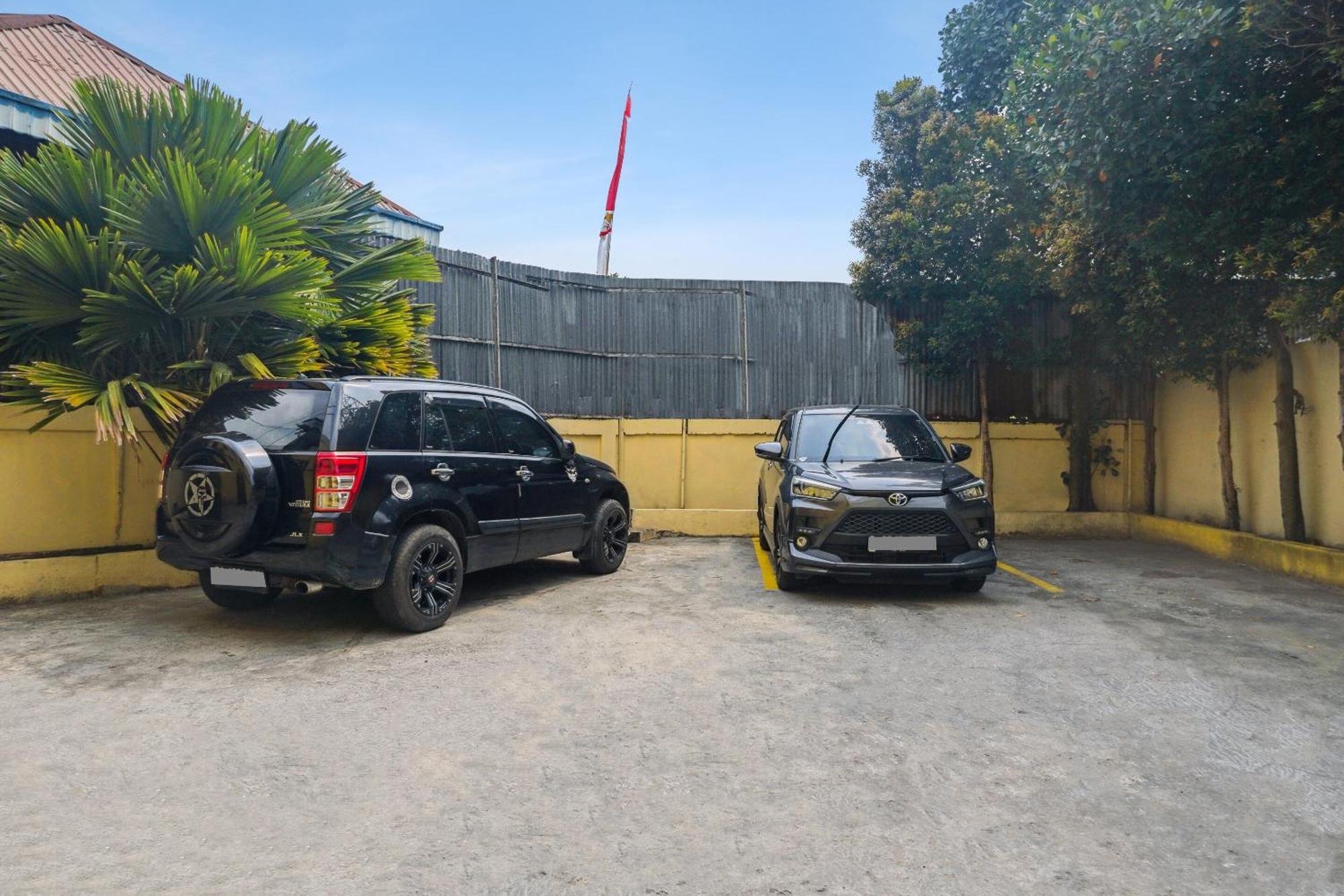 Hotel Spot On 92890 Losmen Bahalap Syariah Marabahannearsiring Marabahan Ulek Barito Banjarmasin (South Kalimantan)